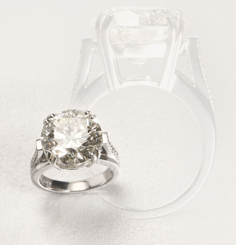 Appraisal: A single stone diamond ring A single stone diamond ring