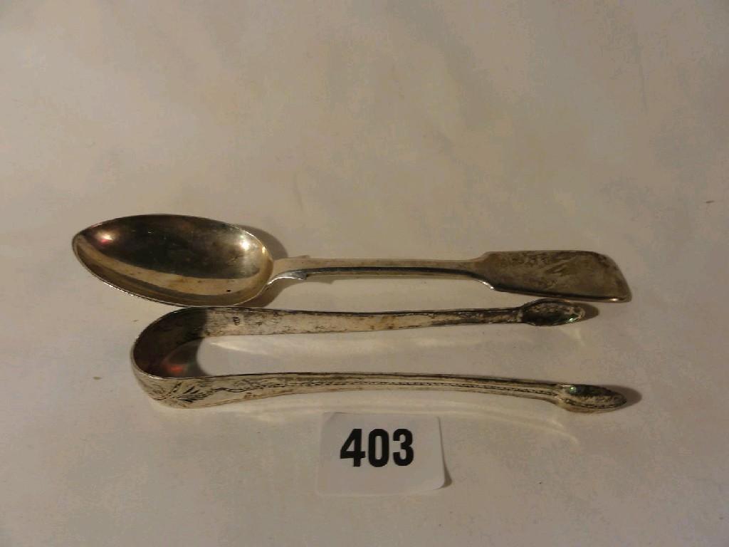 Appraisal: A pair of Georgian silver sugar nips with engraved decoration