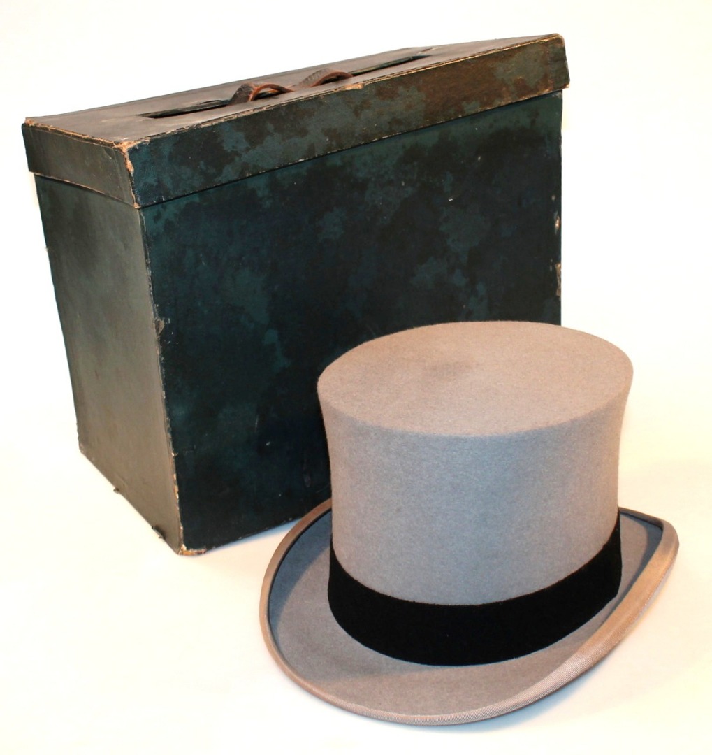 Appraisal: An early thC velvet top hat in grey with a