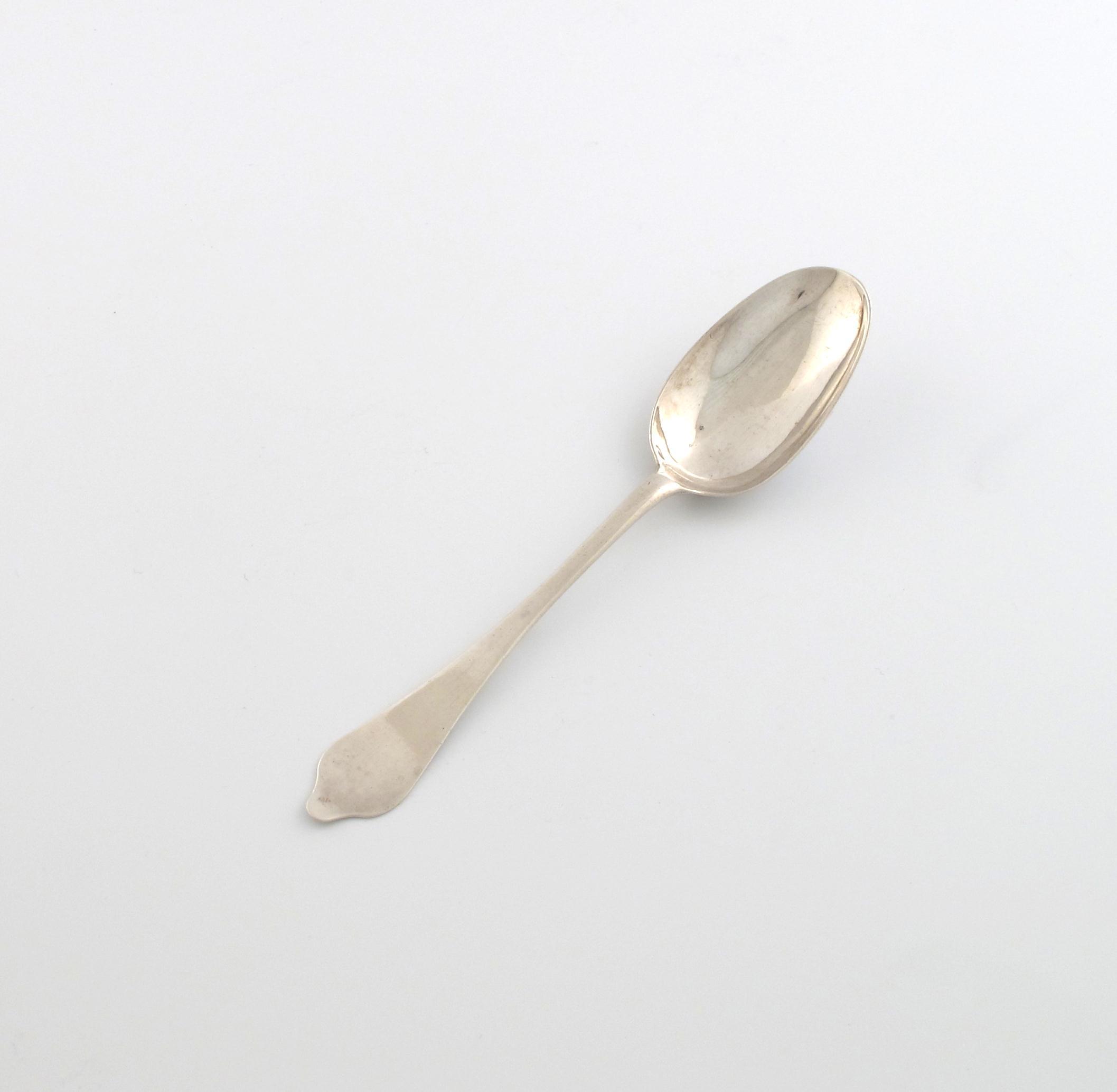 Appraisal: A Queen Anne silver Dog-nose spoon