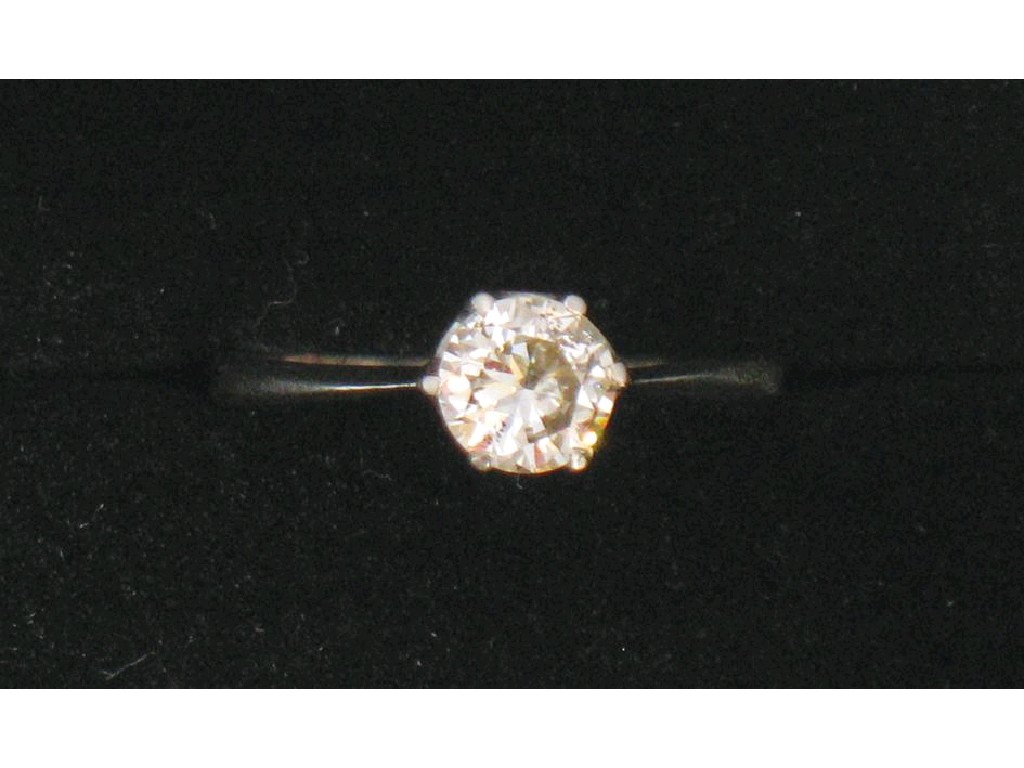 Appraisal: A DIAMOND SOLITAIRE RING the round-cut diamond circa cts in