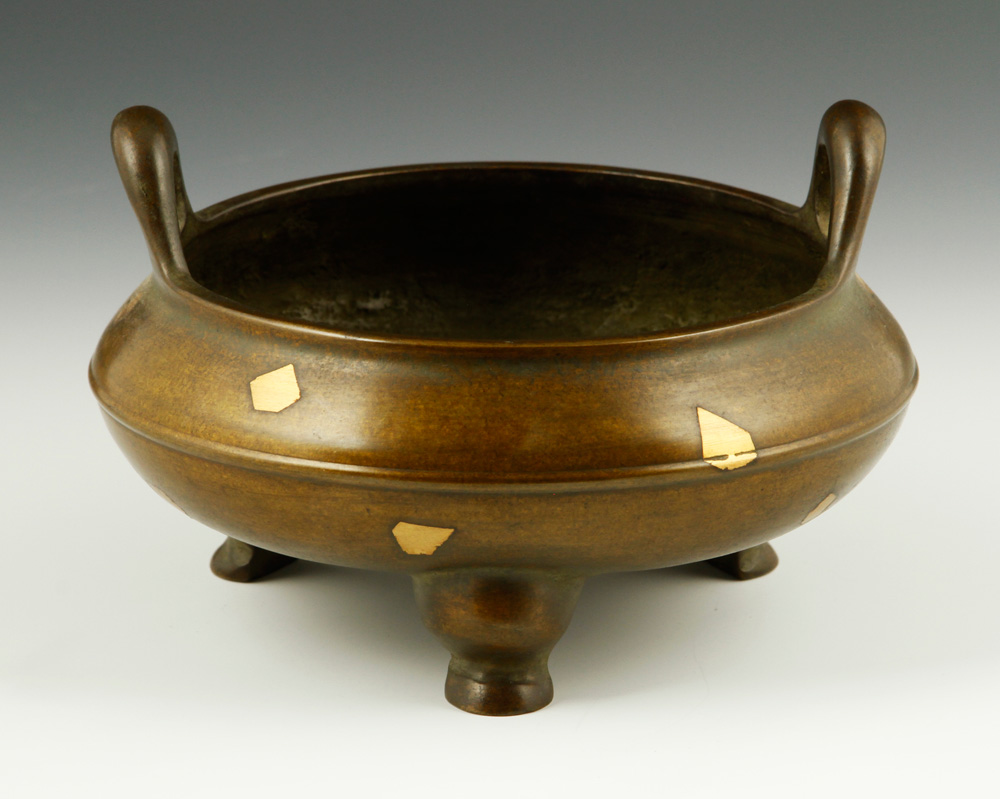 Appraisal: - Antique Chinese Bronze Censer Antique bronze censer China with