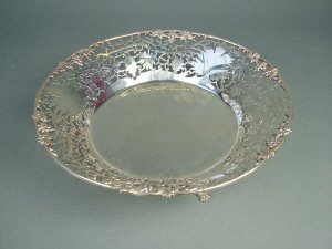 Appraisal: A silver fruit bowl by 'Charles S Green Co' birmingham