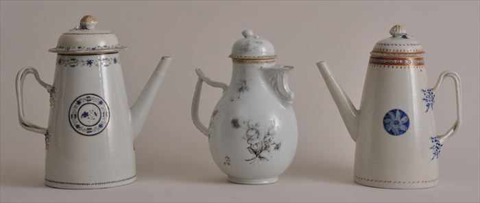 Appraisal: THREE CHINESE EXPORT PORCELAIN COFFEE POTS The one of pear