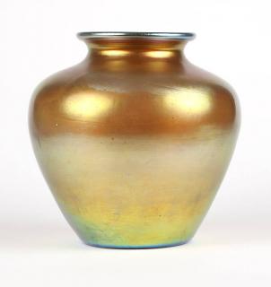 Appraisal: A Steuben gold Aurene art glass vase - etched ''Aurene''