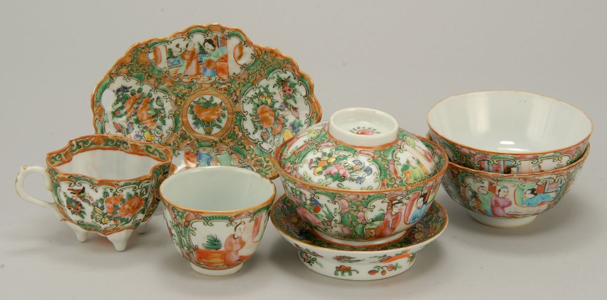 Appraisal: SIX PIECES OF CHINESE EXPORT ROSE MEDALLION PORCELAIN Two bowls