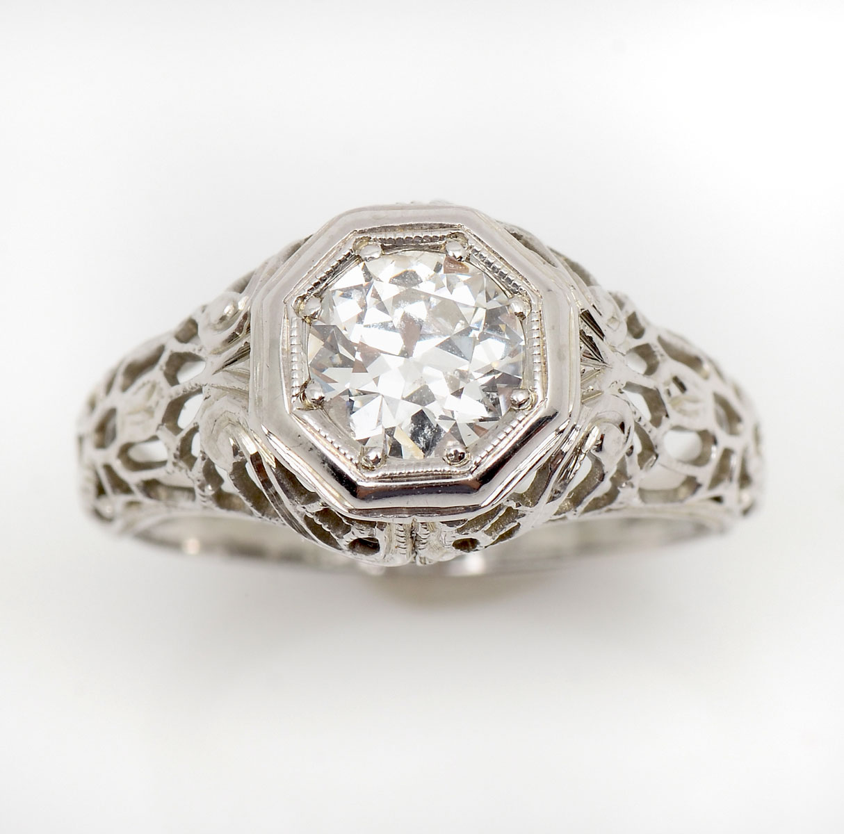 Appraisal: K DIAMOND FILIGREE RING Late ' s ring features a