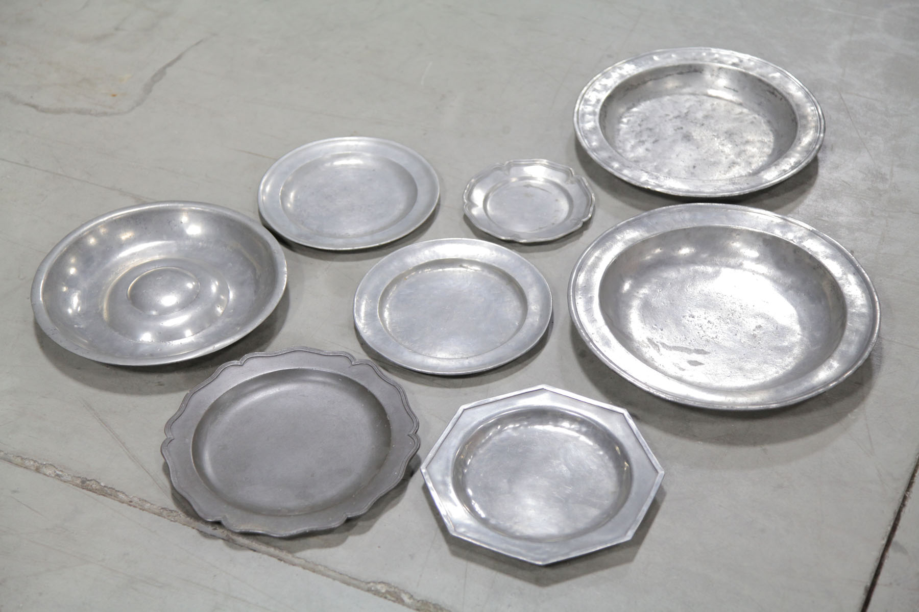 Appraisal: EIGHT PEWTER PLATES English and German th century Two German