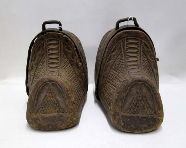 Appraisal: PAIR CARVED WOODEN SOUTH AMERICAN CLOG EQUESTRIAN STIRRUPS with blunt