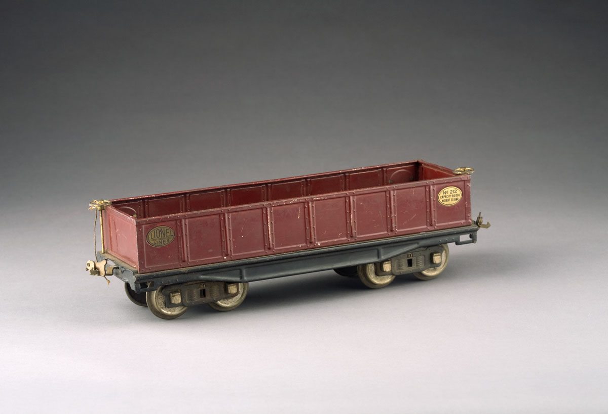 Appraisal: LIONEL GONDOLA CAR IN MAROON PAINT