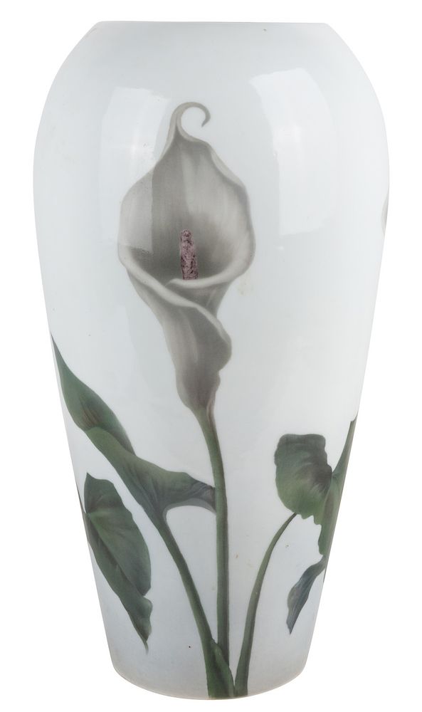 Appraisal: AN IMPRESSIVE RUSSIAN ART NOUVEAU PORCELAIN VASE IMPERIAL PORCELAIN FACTORY