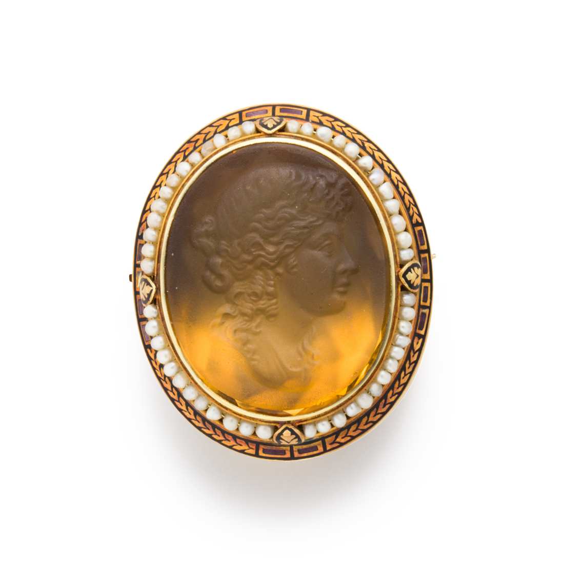 Appraisal: AN ANTIQUE CITRINE AND FOURTEEN KARAT GOLD CAMEO BROOCH An