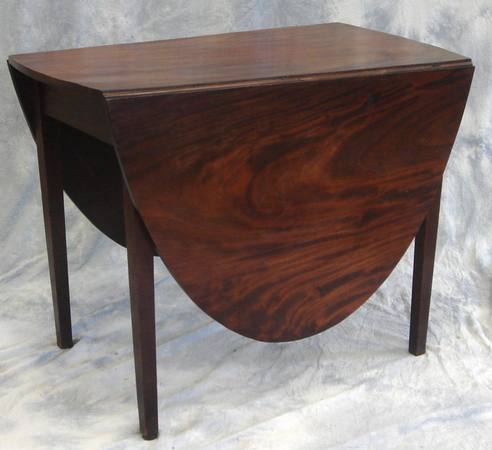 Appraisal: Georgian mahogany Hepplewhite drop leaf table with rounded leaves l