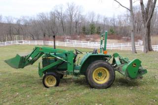 Appraisal: John Deere Tractor Vintage Coke Vendolator Vending Machine Looks original