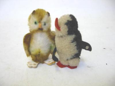 Appraisal: A Steiff miniature penguin covered in black and white plush