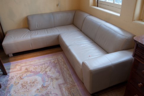 Appraisal: CREAM LEATHER MODULAR LOUNGE SUITE