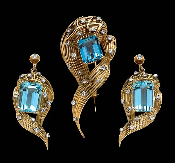 Appraisal: A set of aquamarine and diamond jewelry comprising a brooch