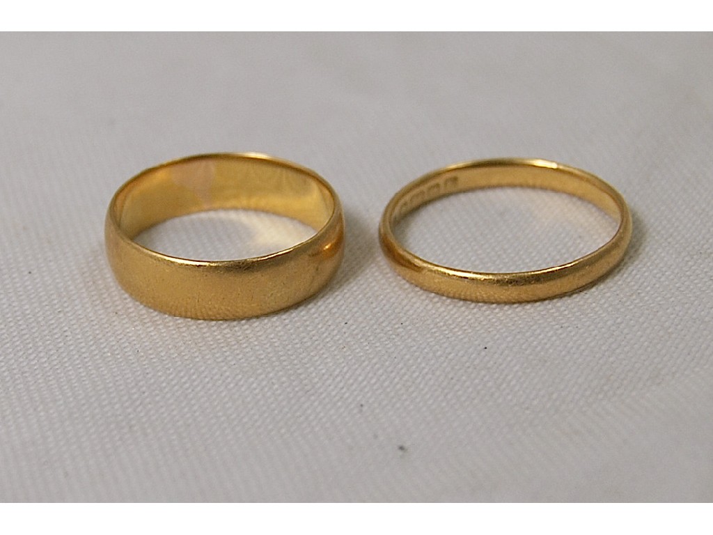 Appraisal: Two ct wedding bands approx grms