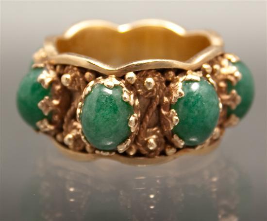 Appraisal: Gentleman's Yellow gold and jade ring gold unmarked size