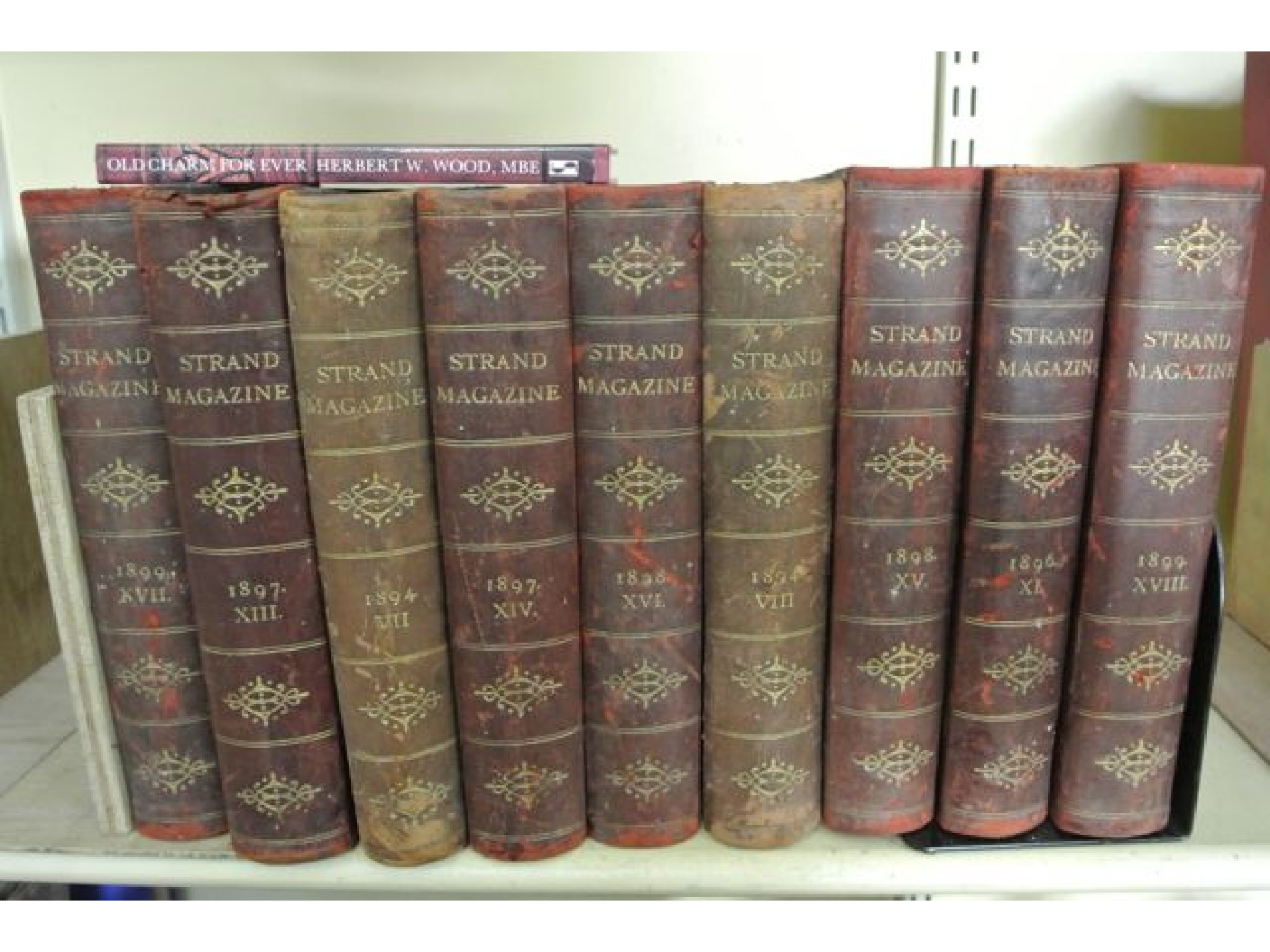 Appraisal: The Strand Magazine leather bound nine volumes -