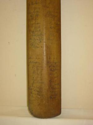 Appraisal: A Sugg-Watson cricket bat autographed to front with South Africa