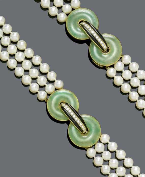 Appraisal: PAIR OF PEARL JADE AND DIAMOND NECKLACES Clasps in yellow