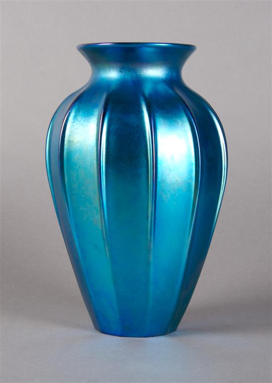 Appraisal: An Iridescent Glass Vase in the Manner of Steuben Height