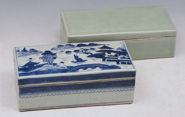 Appraisal: A CHINESE BLUE AND WHITE PORCELAIN RECTANGULAR BRUSH HOLDER with