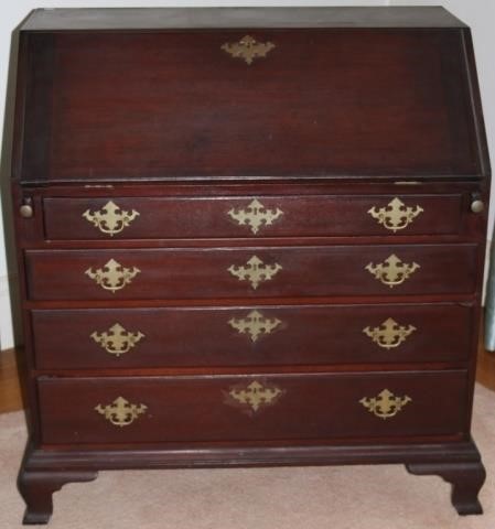 Appraisal: LATE TH C AMERICAN CHIPPENDALE SLANT-LID DESK MAHOGANY WITH GRADUATED