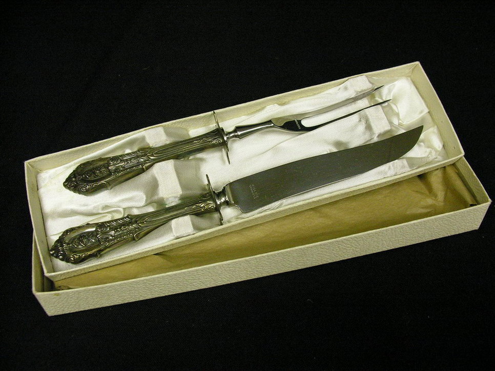 Appraisal: WALLACE ROSE POINT STERLING CARVING SET Fork Knife