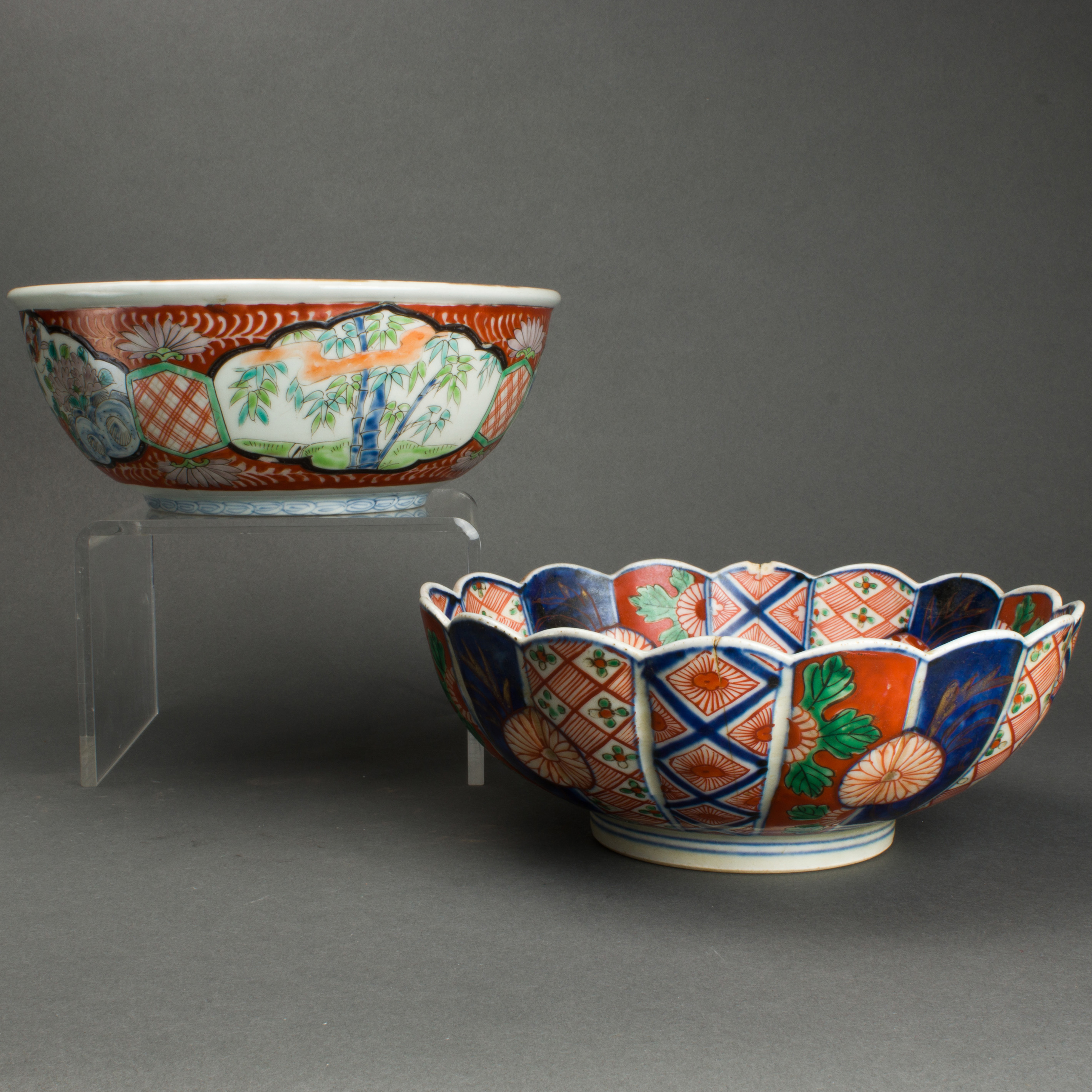 Appraisal: PAIR OF JAPANESE IMARI BOWLS Pair of Japanese Imari bowls