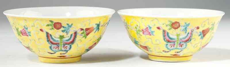 Appraisal: Pair of Jiangxi Jingdehen Bowlsearly th century Famille Rose with