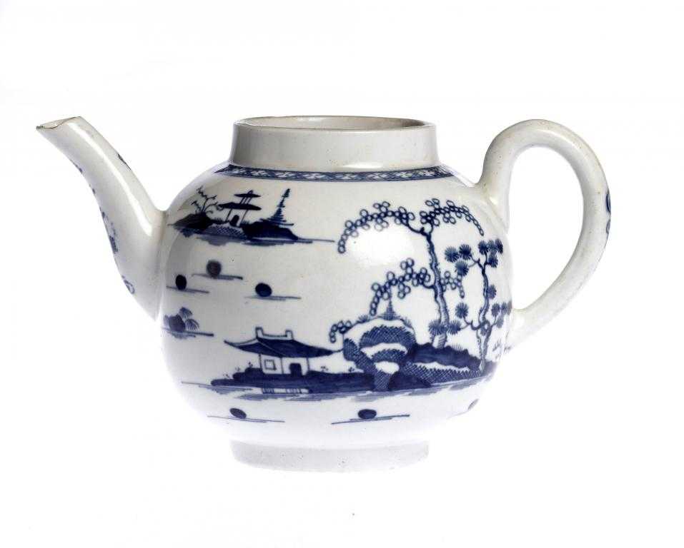 Appraisal: A WORCESTER TEAPOT globular and painted in underglaze blue with