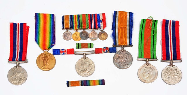 Appraisal: A collection of medalsincluding a WW War medal and Victory