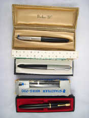 Appraisal: Two boxed Parker fountain pens another Parker pen and a