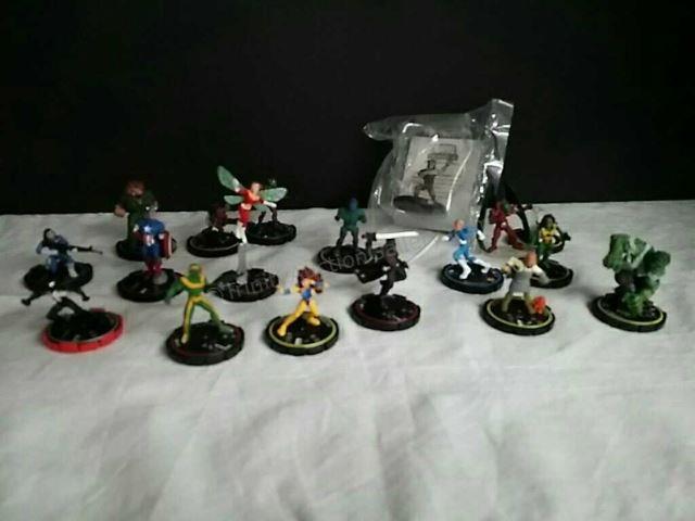 Appraisal: Bag of Marvel Heroclix Action Figures Collectible Miniatures - All