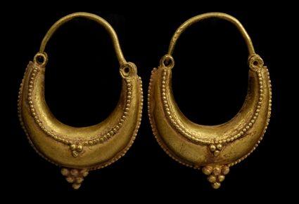 Appraisal: PAIR OF EARLY PERSIAN HOLLOW GOLD LUNETTE-FORM EARRINGS in Provenance