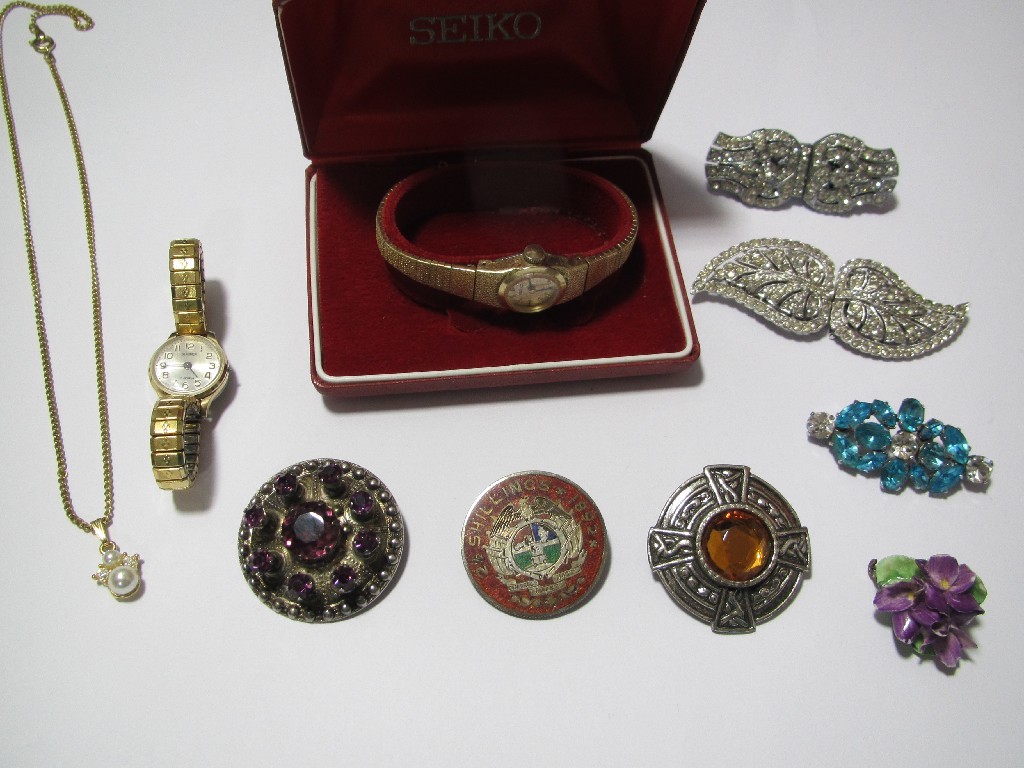 Appraisal: Assorted costume jewellery including a Seiko wrist watch two Deco