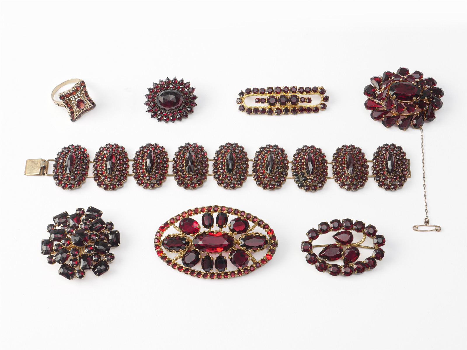 Appraisal: PIECE LOT OF GARNET JEWELRY Gorgeous Victorian period bracelet set