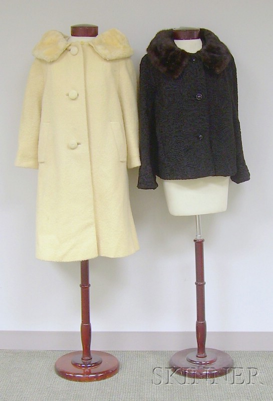 Appraisal: Two Vintage Coats a Pauline Trigere cream wool coat with