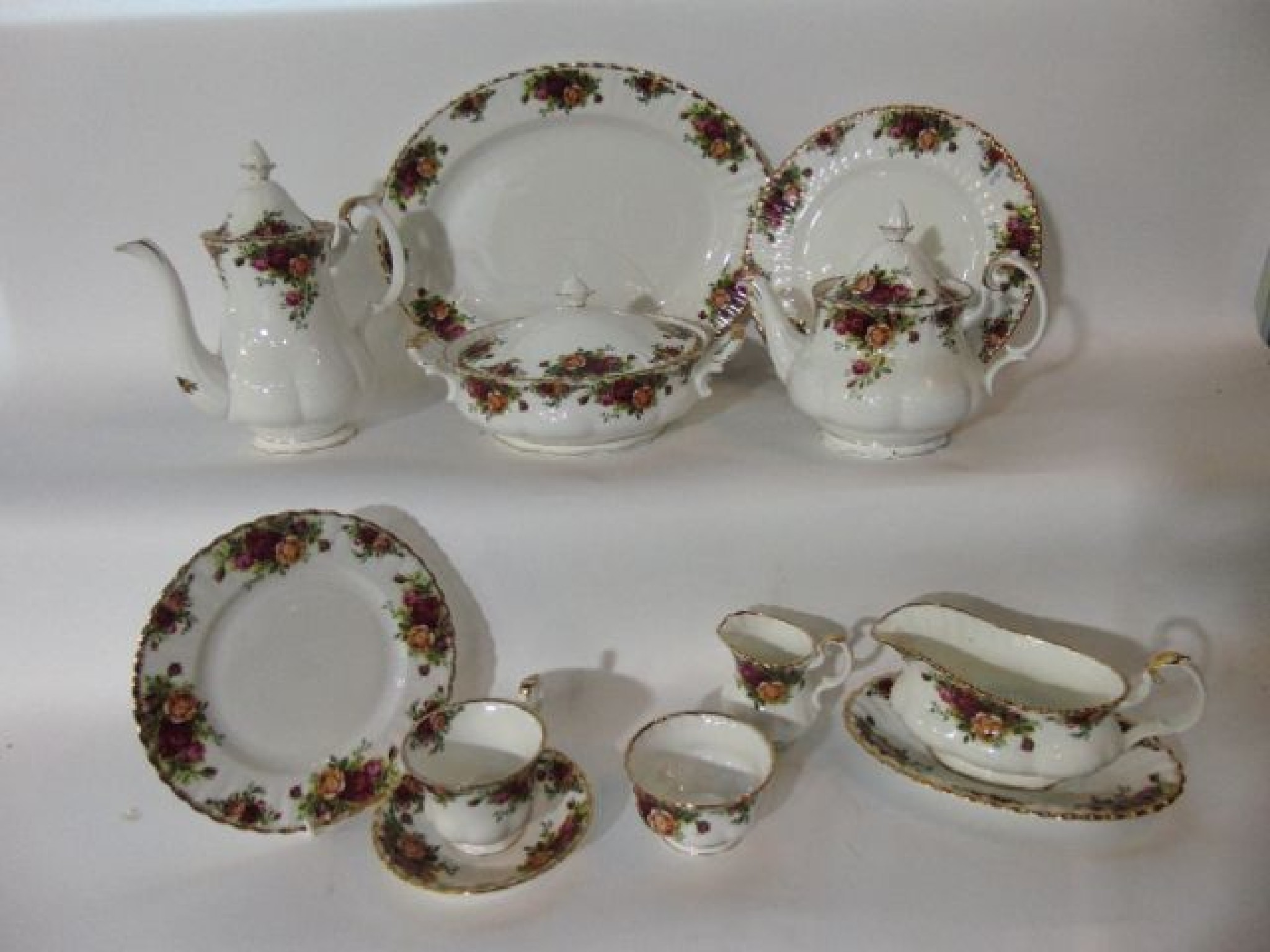 Appraisal: A collection of Royal Albert Old Country Roses pattern dinner