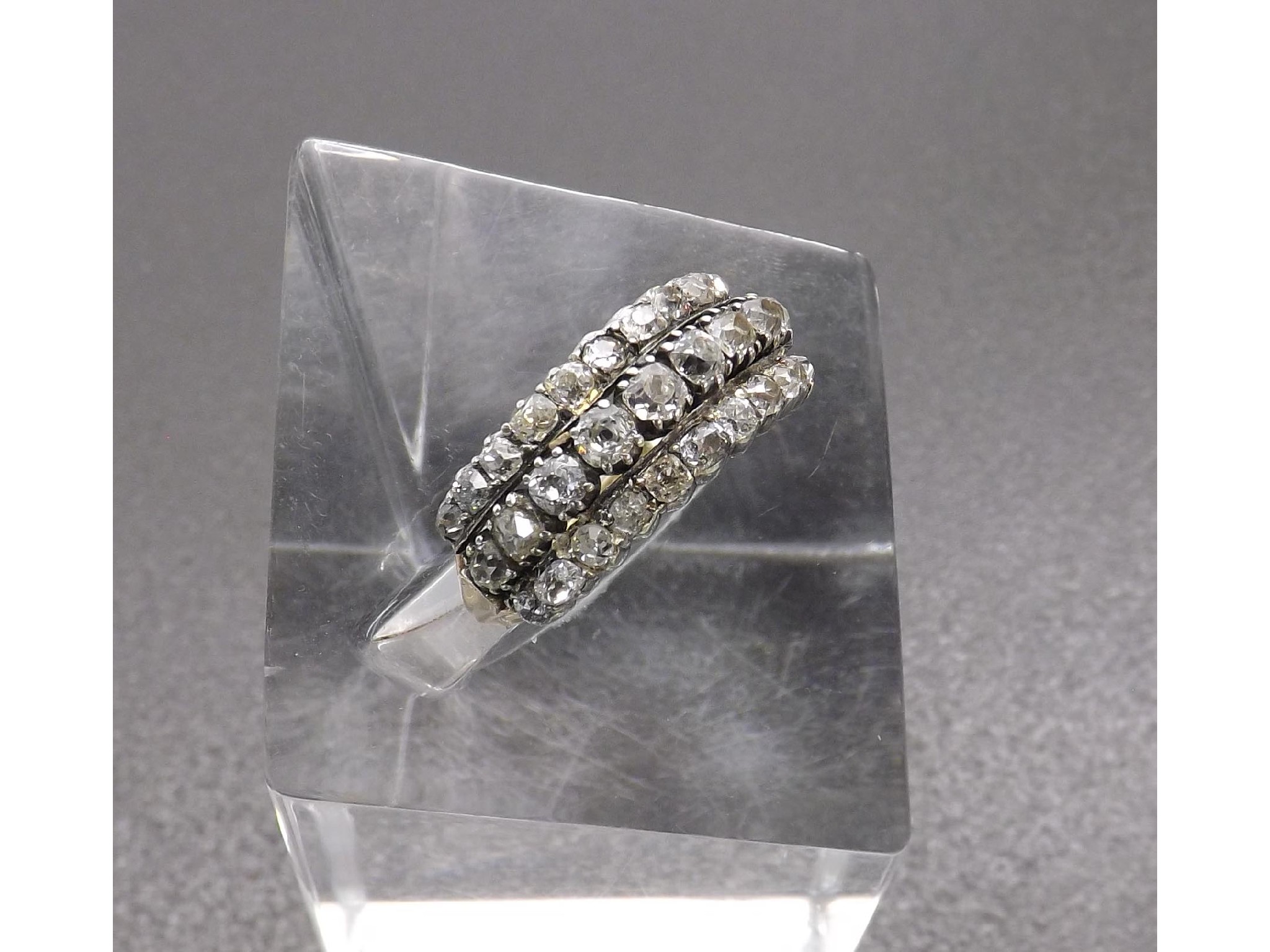 Appraisal: Good antique three row diamond half eternity ring with graduated