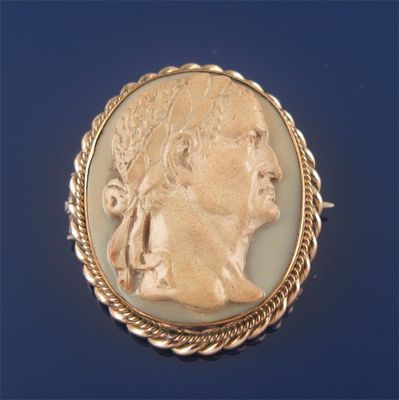 Appraisal: A carved hardstone cameo depicting the head of a Roman