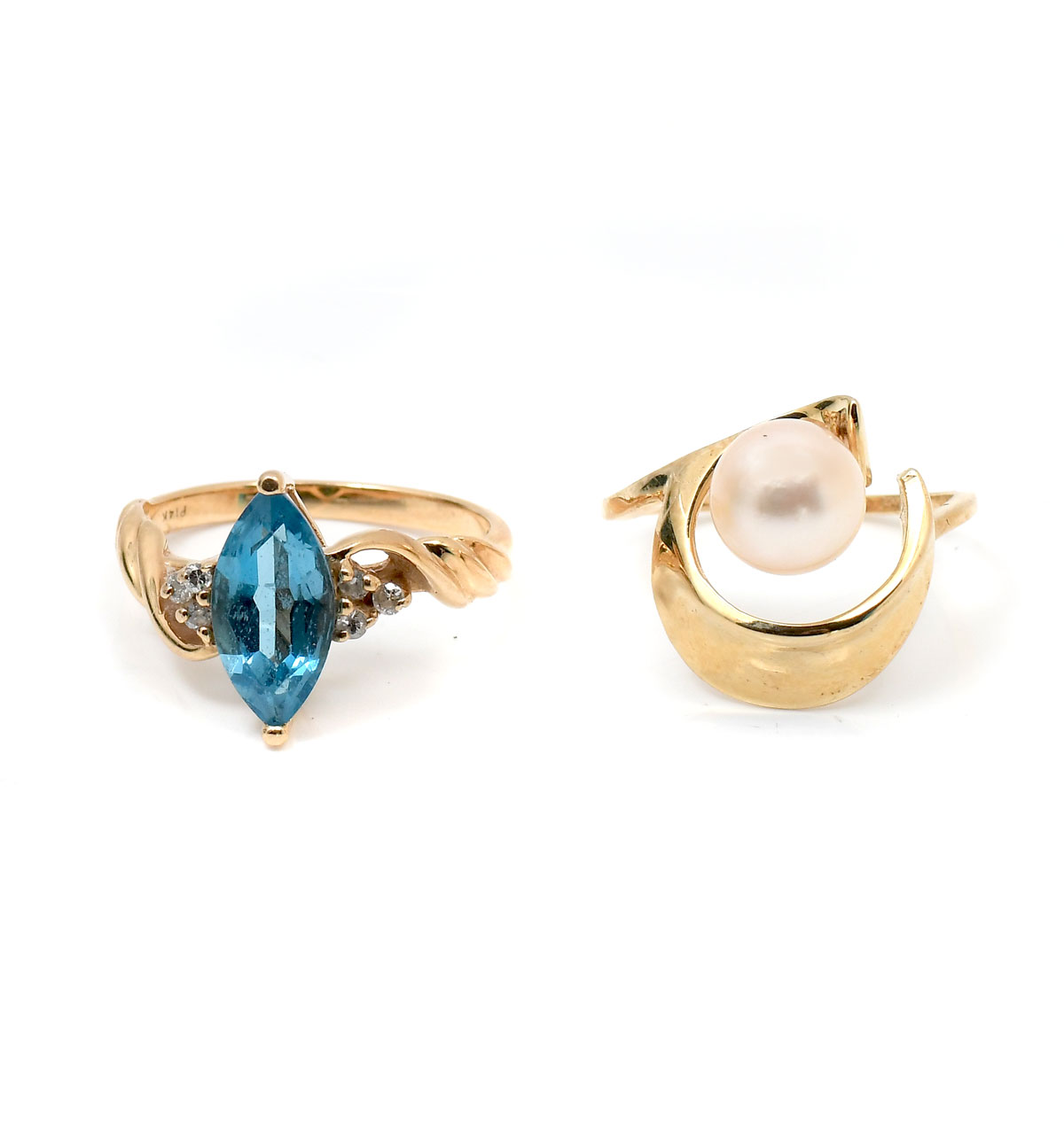 Appraisal: K RINGS K yellow gold ring with marquise cut Blue