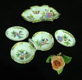 Appraisal: A group of four Herend porcelain trinket dishes together with