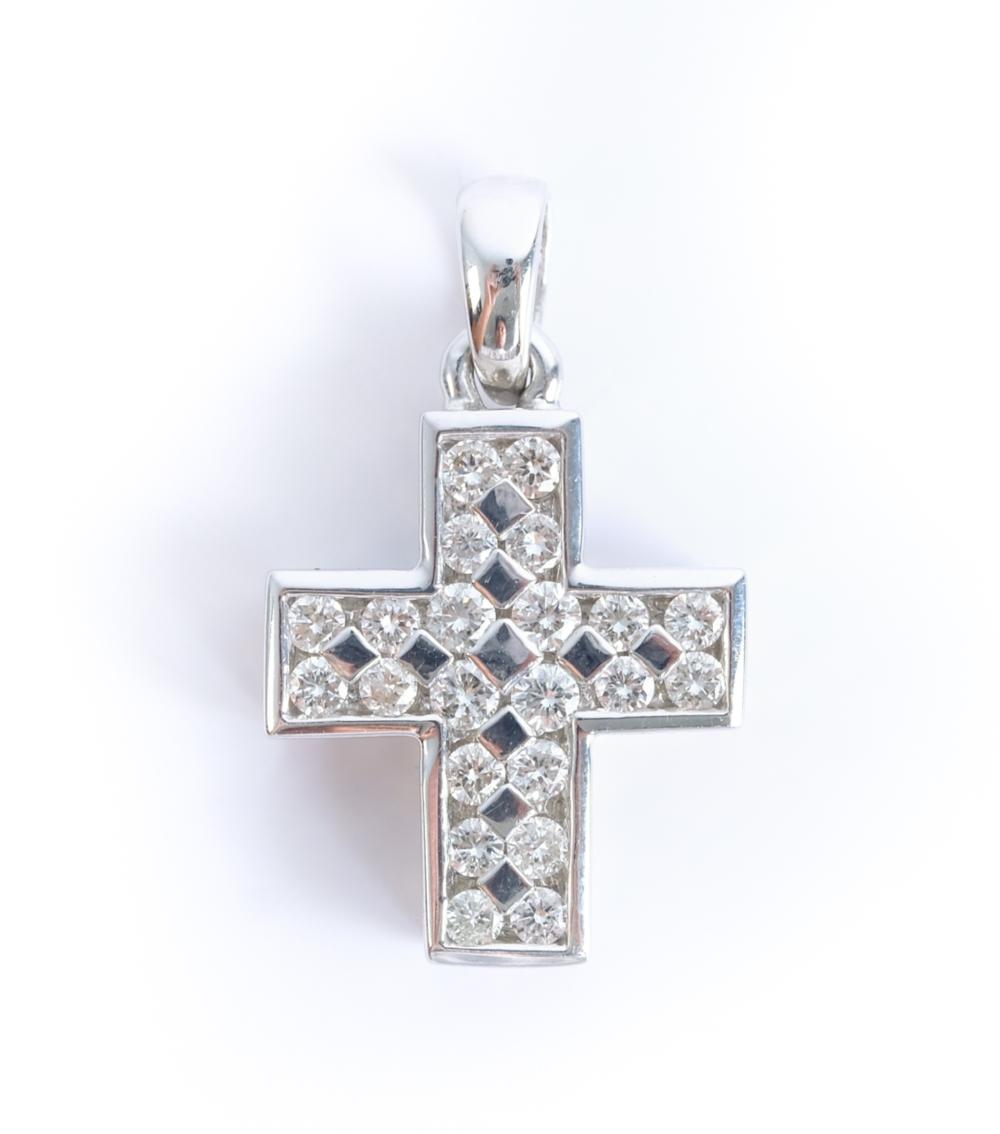 Appraisal: K WHITE GOLD CROSS W ROUND DIAMONDS K white gold