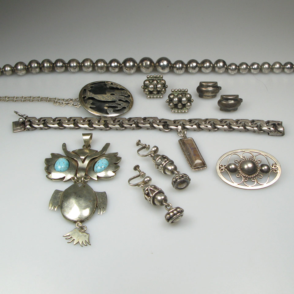 Appraisal: Small Quantity of Mexican Sterling Silver Jewellery including a strand