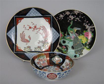 Appraisal: Three polychrome items Comprised of two platters and a bowl