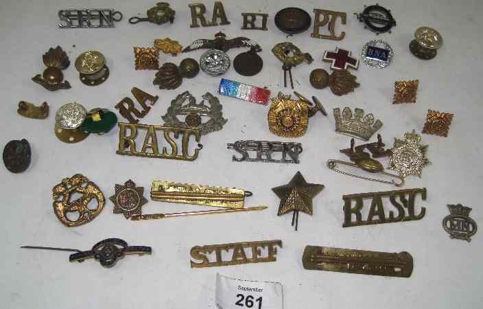 Appraisal: Quantity of Assorted Military Regiments Badges And Buttons