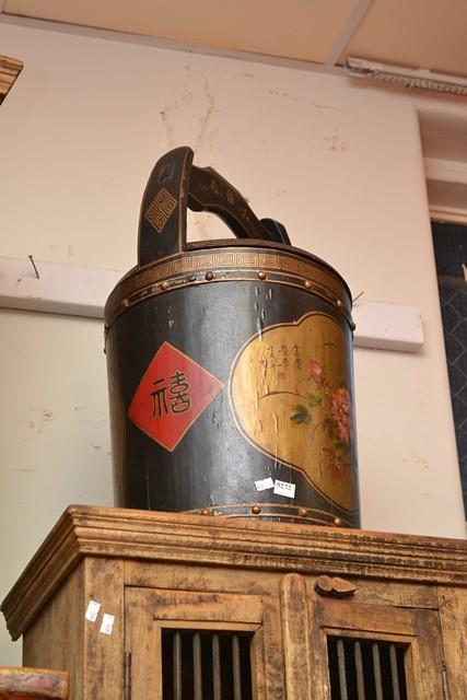 Appraisal: AN ORIENTAL STYLE TIMBER CONTAINER WITH HAND PAINTED DETAIL